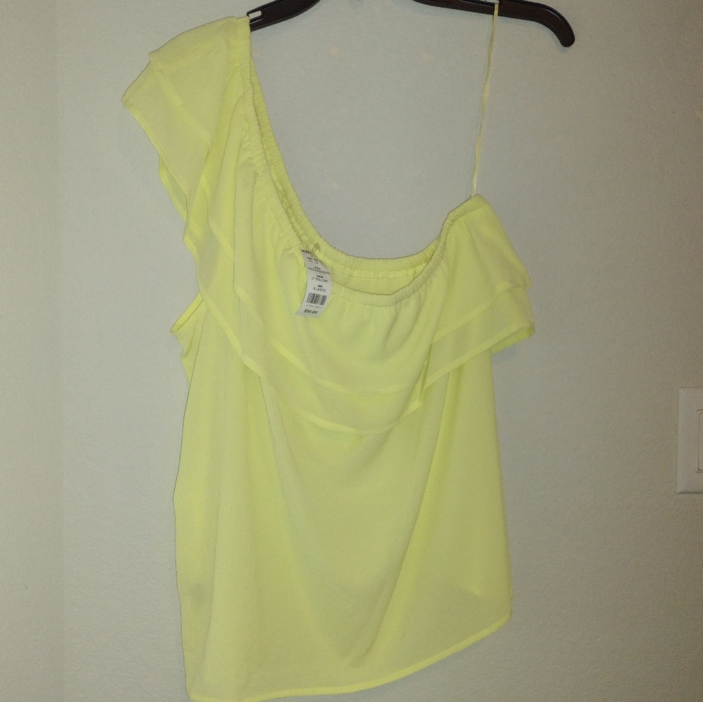 NWT Ruffled One shoulder top - Picture 2 of 4
